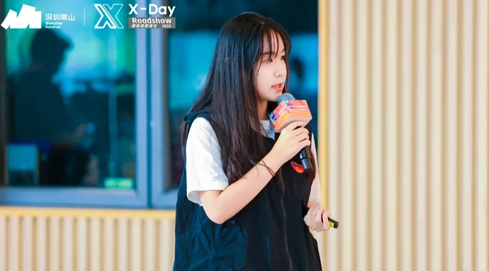 一位清华00后女生爆红